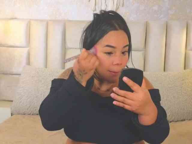 EmilyQueen3xx webcam