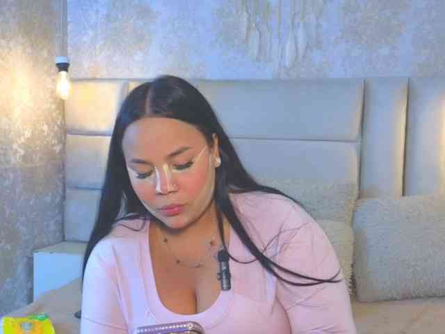 EmilyQueen3xx webcam