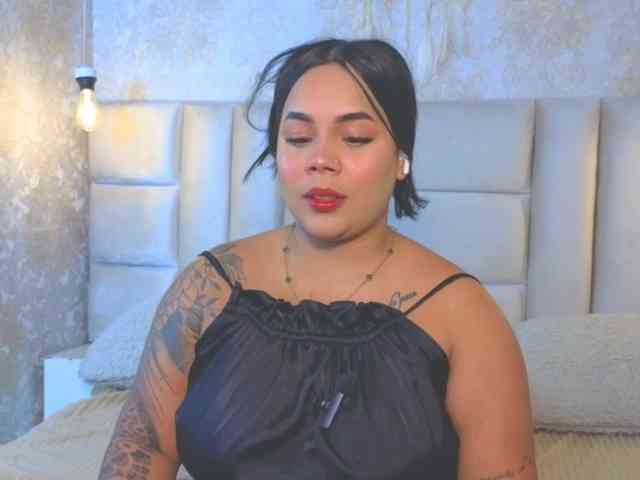 EmilyQueen3xx webcam