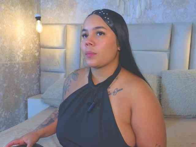 EmilyQueen3xx webcam