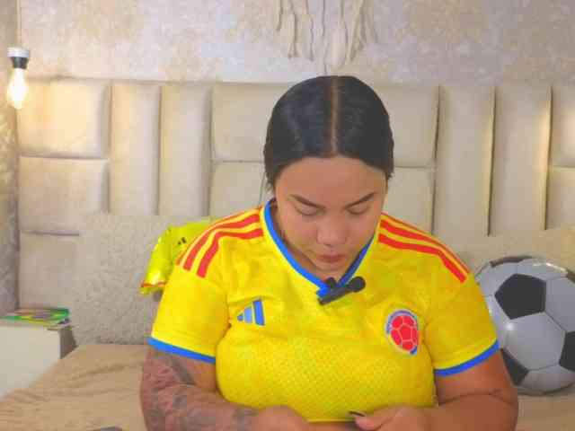 EmilyQueen3xx webcam