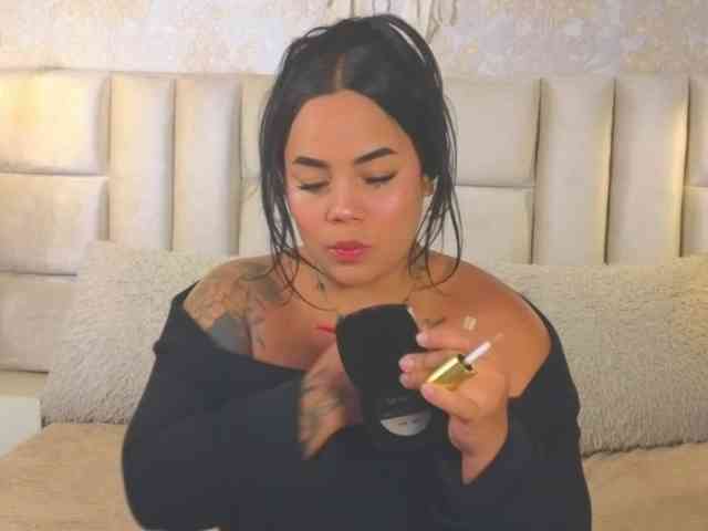 EmilyQueen3xx webcam