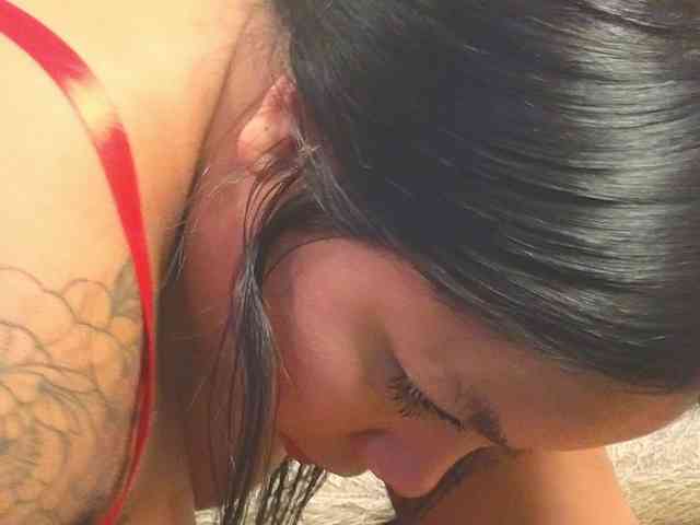 EmilyQueen3xx webcam