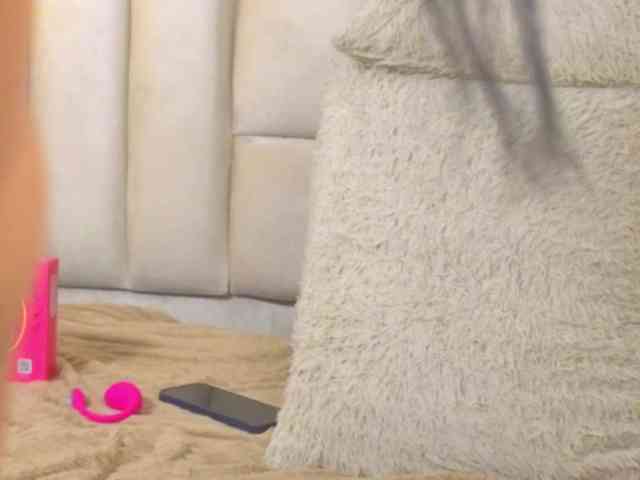 EmilyQueen3xx webcam