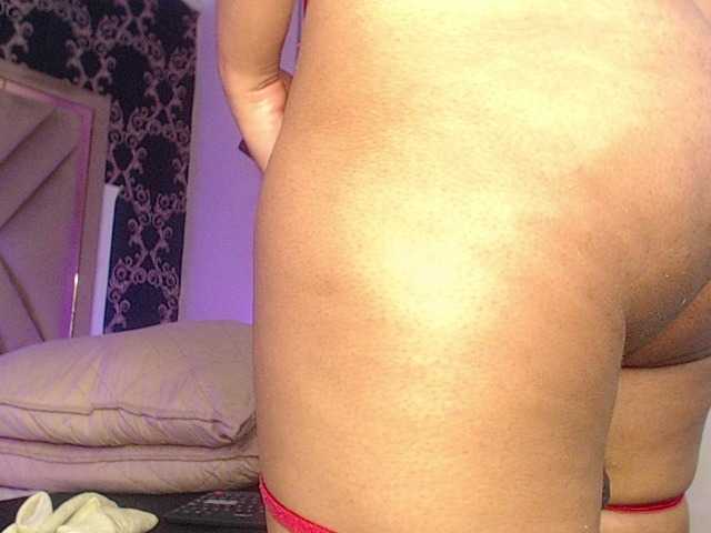 denisemoca live cam on BongaCams
