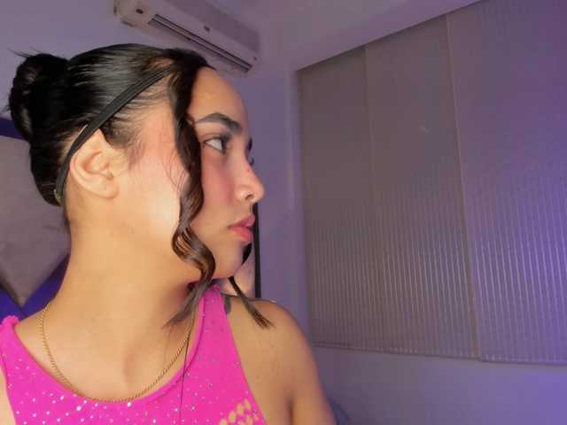 Gisell-Montoy live cam on BongaCams