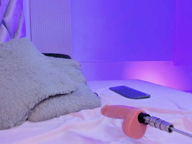 Gisell-Montoy Live Cam and Statistics on UnifiedCams