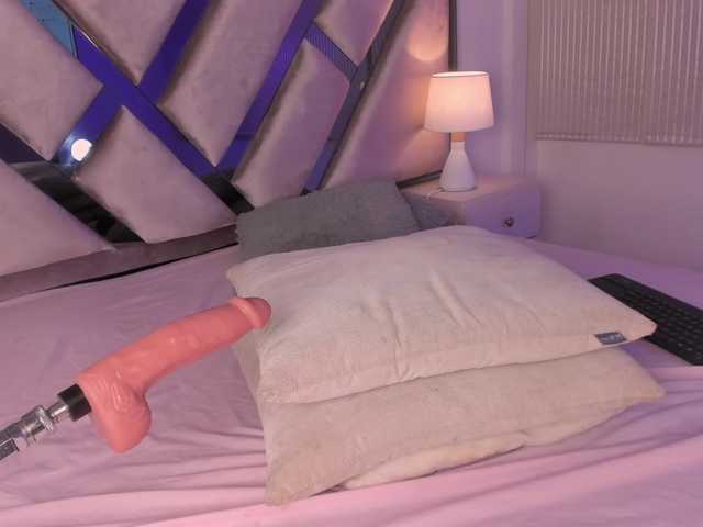 Gisell-Montoy live cam on BongaCams