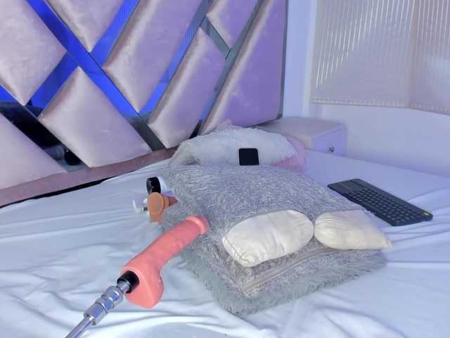 Gisell-Montoy live cam on BongaCams