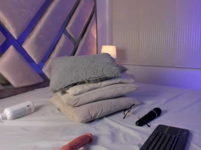 Gisell-Montoy live cam on BongaCams