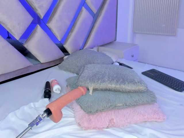 Gisell-Montoy live cam on BongaCams