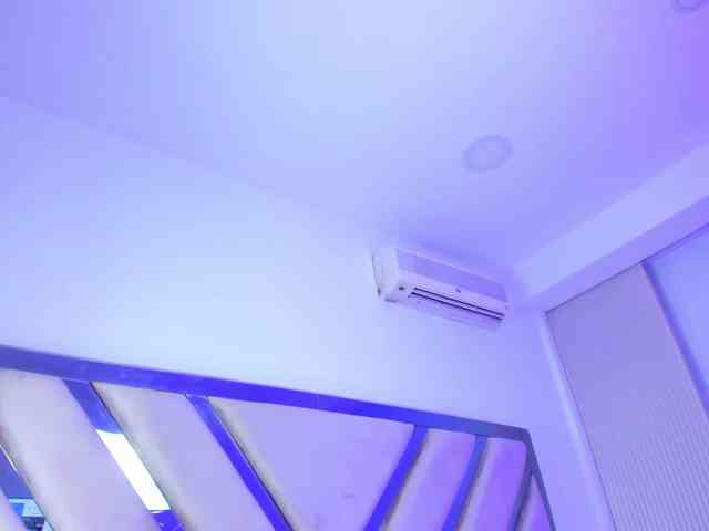 Gisell-Montoy webcam