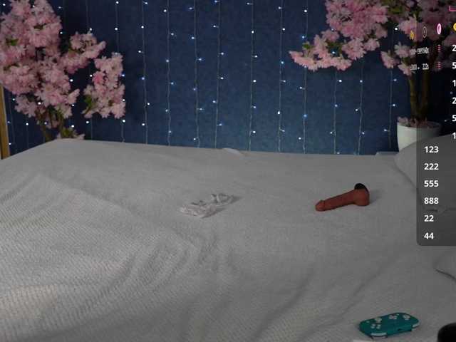 Mirror-Girl live cam on BongaCams