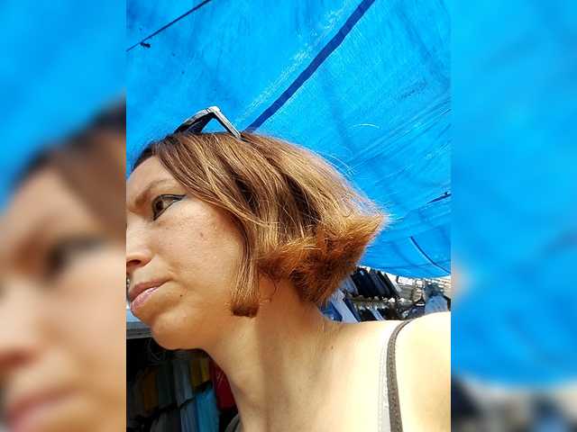 GLAMYR252 live cam on BongaCams