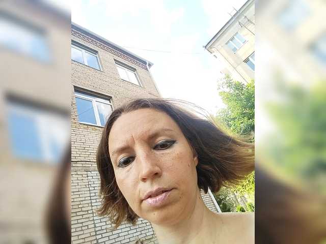 GLAMYR252 live cam on BongaCams