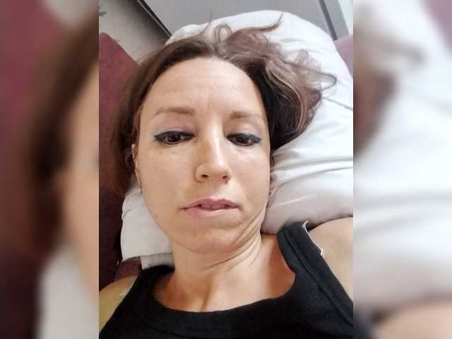 GLAMYR252 live cam on BongaCams