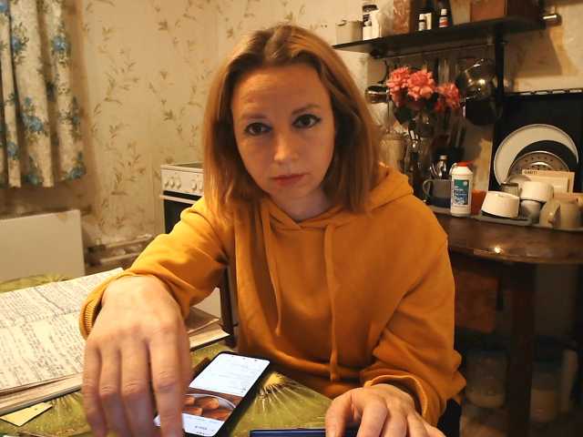 GLAMYR252 live cam on BongaCams