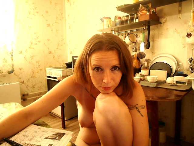 GLAMYR252 live cam on BongaCams
