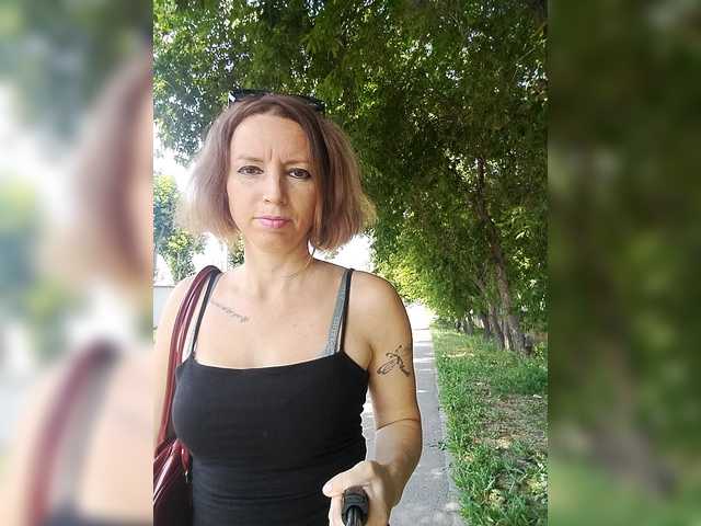 GLAMYR252 live cam on BongaCams