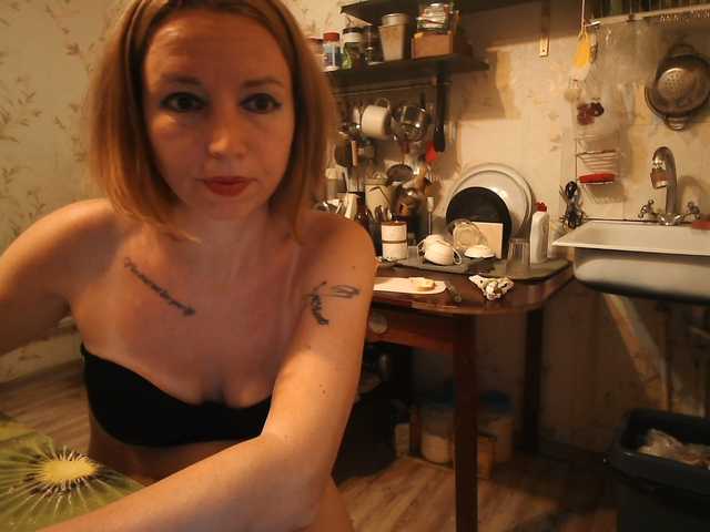 GLAMYR252 live cam on BongaCams