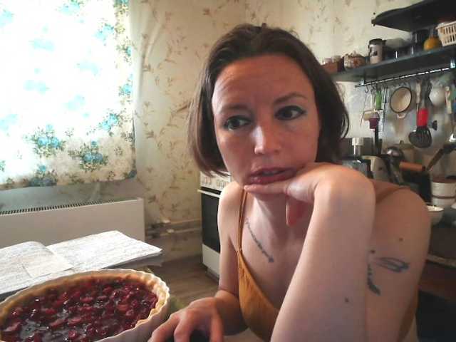 GLAMYR252's BongaCams show and profile