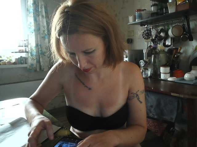 GLAMYR252 live cam on BongaCams