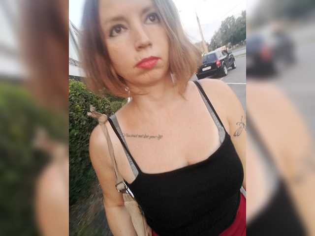 GLAMYR252 live cam on BongaCams
