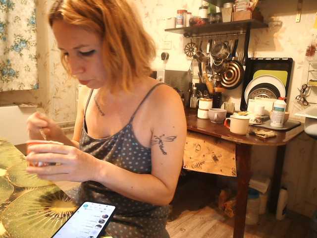 berry252 live cam preview