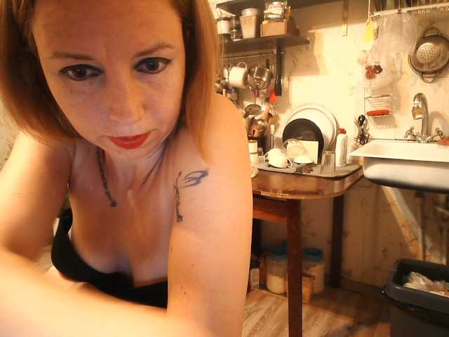 GLAMYR252 live cam on BongaCams