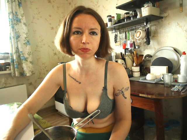 GLAMYR252 live cam on BongaCams
