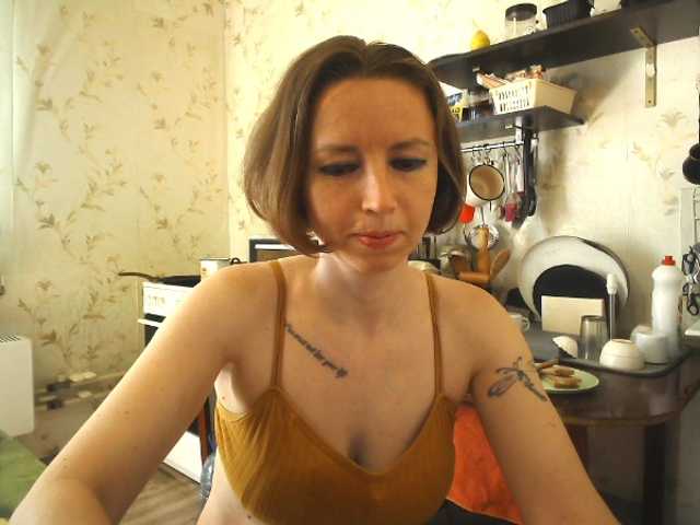 GLAMYR252's BongaCams show and profile