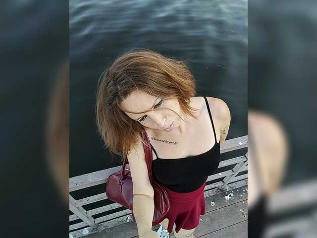 GLAMYR252 live webcam show