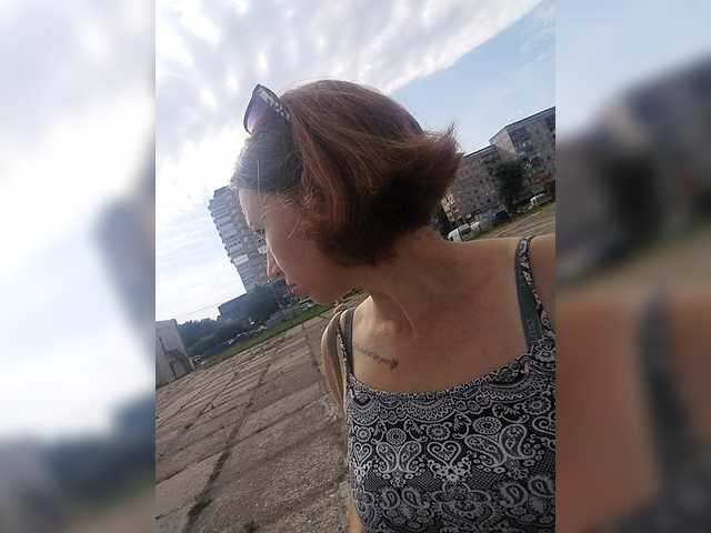 GLAMYR252 live cam on BongaCams