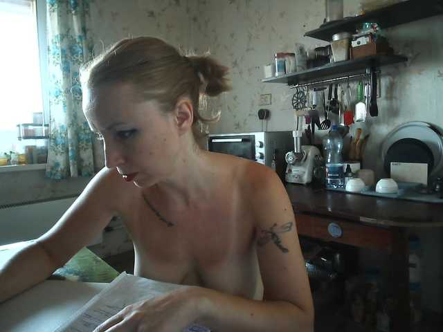 GLAMYR252 live cam on BongaCams