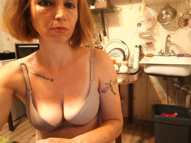 GLAMYR252 live cam on BongaCams