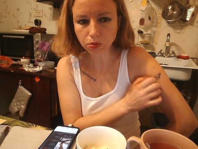 GLAMYR252 live cam on BongaCams