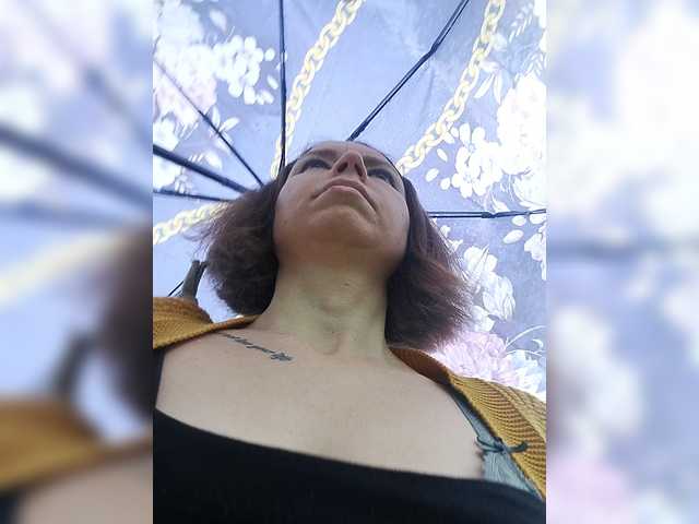 GLAMYR252 live cam on BongaCams