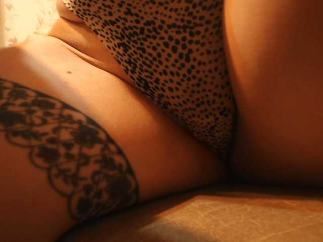 GLAMYR252 live cam on BongaCams