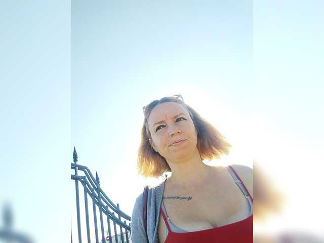 GLAMYR252 live cam on BongaCams