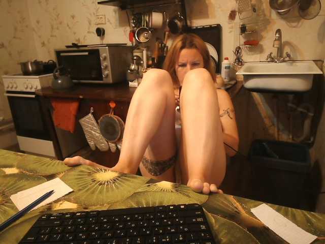 GLAMYR252 live cam on BongaCams