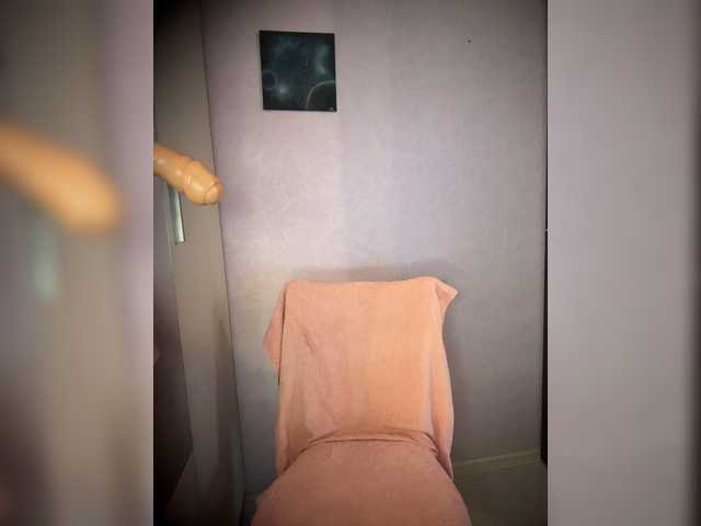 kirawhite live sex show