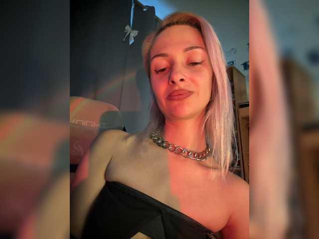 KiraWhite Nude Live Sex Shows