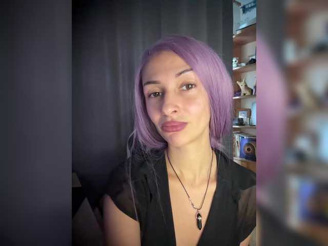 KiraWhite live cam on BongaCams