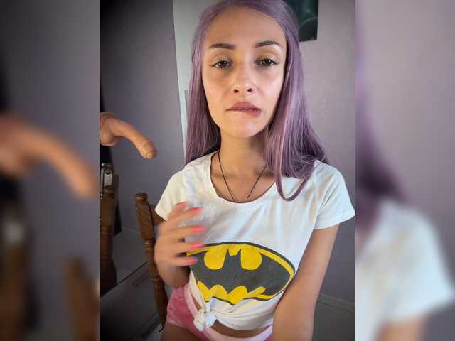 KiraWhite live cam on BongaCams