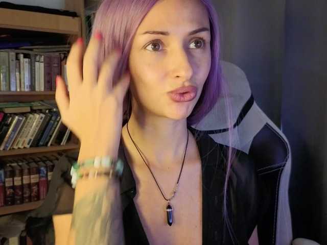 модель KiraWhite