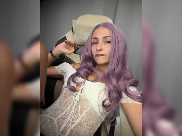 kirawhite live sex show