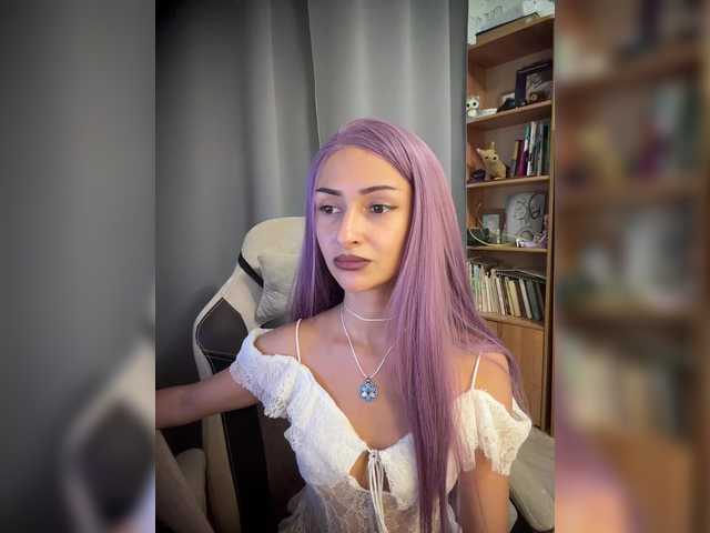 KiraWhite live cam on BongaCams
