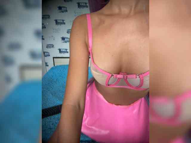 KiraWhite Sex Cam Show