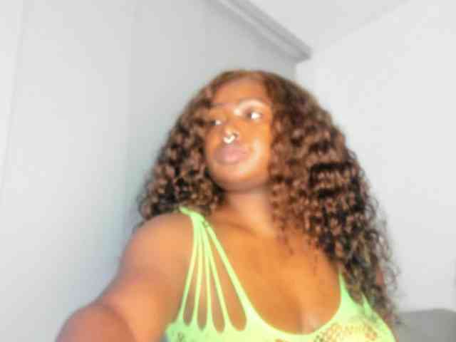 TanishaEvanss webcam