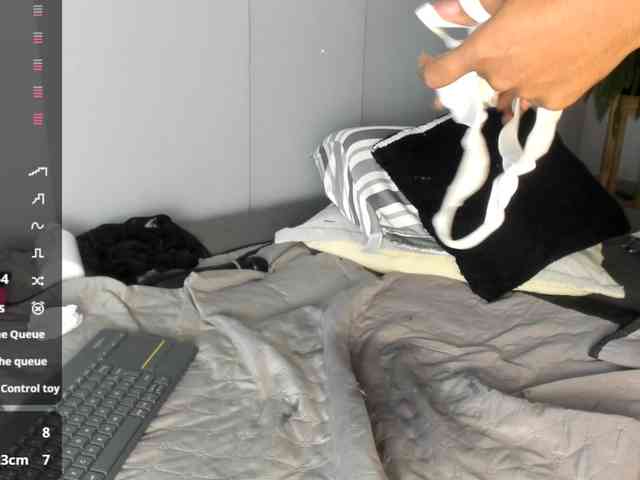 TanishaEvanss webcam